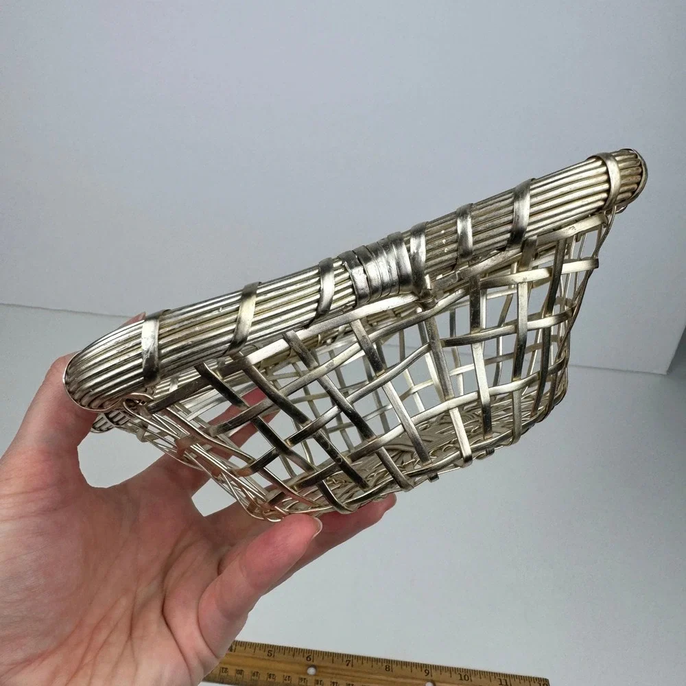 Vtg‎ Metal Star Shaped Tabletop Small Basket 9inch Silver Light Gold Color READ